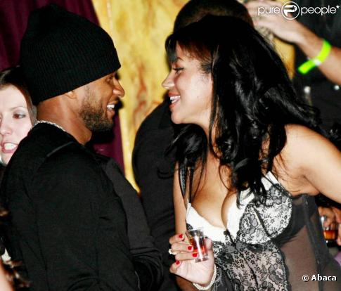 Usher en train de draguer lors de l'after party de son concert à Boston, le 21 décembre 2010