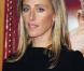 Kim Raver alias Chloé. Notre délirante journaliste télé vous souhaite une belle année placée sous le signe de la vanne facile et bien sûr, de la télévision ! 