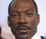 Eddie Murphy vivrait une romance avec Lara LaRue, soeur d'Eva LaRue