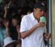 Barack Obama à Hawaï le 3 janvier 2011 chez son marchand de glaces préféré et entouré de ses filles Sasha et Malia