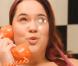 Magalie Vaé dans son nouveau clip,  L'homme shampooing .
