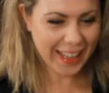 Magalie Vaé a invité Cindy Lopes comme guest dans son nouveau clip,  L'homme shampooing .