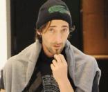 Adrien Brody fait du shopping à Los Angeles, le 12 janvier 2011.