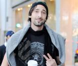Adrien Brody fait du shopping à Los Angeles, le 12 janvier 2011.