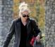 Gwen Stefani fait de la balançoire et passe l'après-midi avec le cadet de ses fils, Zuma, deux ans et demi, samedi 8 janvier à Los Angeles.