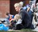 Gwen Stefani fait de la balançoire et passe l'après-midi avec le cadet de ses fils, Zuma, deux ans et demi, samedi 8 janvier à Los Angeles.