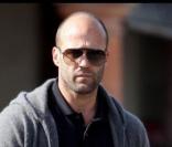 Jason Statham aux petits soins pour sa compagne Rosie Huntington-Whiteley dans les rues de Los Angeles en janvier 2011