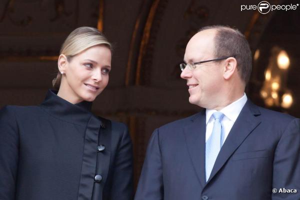 Charlene Wittstock et le prince Albert suivent la messe prononcée pour la Sainte-Dévote, le 27 janvier 2011, à Monaco.