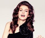 Tali Lennox pose pour la nouvelle campagne du designer Julien MacDonald.