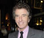 Jack Lang à la générale de la pièce Une journée ordinaire, au Théâtre des Bouffes Parisiens, le 7 février 2011.