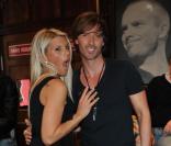 Améie et Gilles Luka des Anges de la télé-réalité (émission NRJ 12) au Hard Rock Café - 9 février 2011