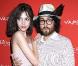 Sean Lennon et Charlotte Kemp Mulh cultivent leur look vintage en duo.