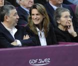 Simone Veil et Amélie Mauresmo à la finale du 19e Open GDF Suez, le 13 février 2011. 