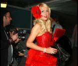 Paris Hilton, entourée de son petit ami Cy Waits, participe à une soirée prostituées et proxénètes pour son 30e anniversaire, mardi 15 février, à Los Angeles.