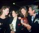 Serge Gainsbourg, Jane Birkin et Kate Barry félicitant Charlotte Gainsbourg aux César en 1986
