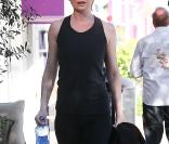 Ellen Pompeo quitte la salle de sport (21 février 2011 à Los Angeles)