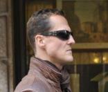 Michael Schumacher dans les rues de Milan le 25 février 2011