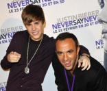 Nikos Aliagas aux côtés de Justin Bieber 