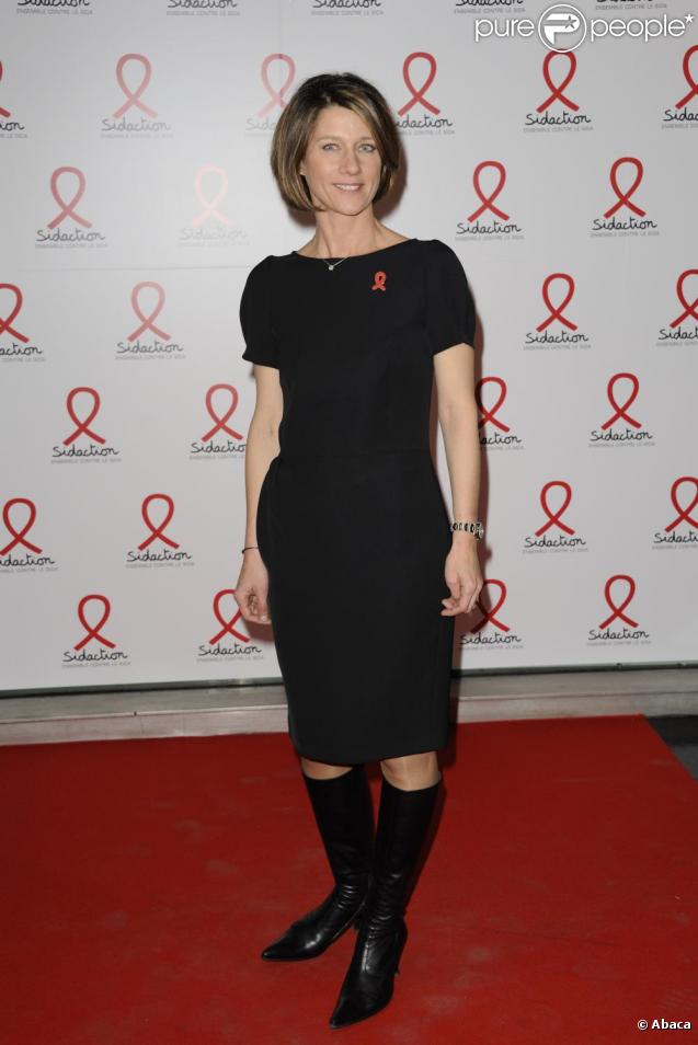 Carole Gaessler lors du photocall pour la soirée du Sidaction 2011 au Musée du quai Branly à Paris le 9 mars 2011