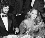 Ursula Andress chez Régine en 1980 avec Hary Hamlin<br />