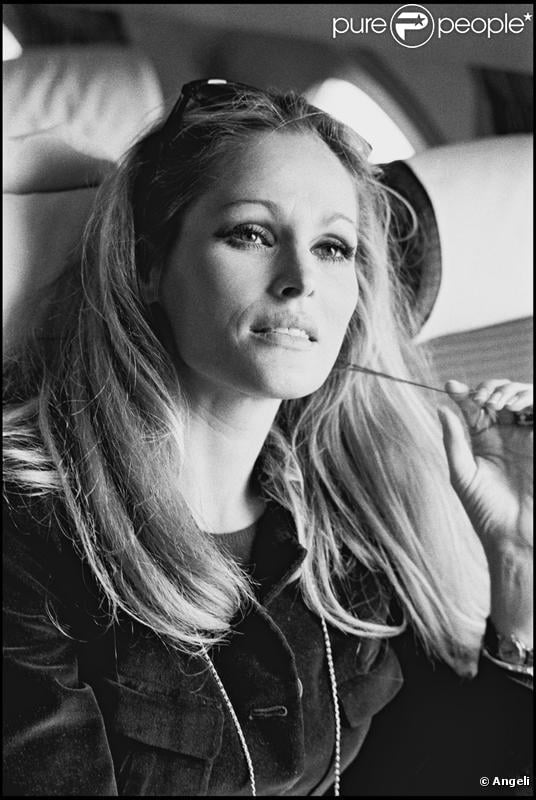 Ursula Andress - Gallery Colection