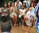 Michelle Obama à Brasilia entourée de sa famille assiste à un spectacle de Capoeira, le 19 mars 2011