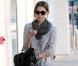 Jessica Alba se pavane avec son jean Flare... Elle ne manque pas de style  