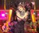 Diva fascinante et objet de fantasmes, Arielle Dombasle apparaît captivante, sublimée par Ali Mahdavi, dans le clip de Porque te vas , premier extrait de son album Diva Latina .