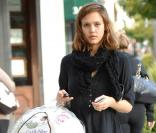 Jessica Alba à Beverly Hills le 25 mars 2011