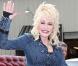 Dolly Parton inaugure la 26e saison de son parc d'attractions, "le meilleur du monde", Dollywood, dans le Tennessee, le 25 mars 2011.