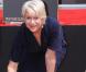 Helen Mirren laisse ses empreintes devant le Chinese Theater le 28 mars 2011 