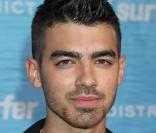 Joe Jonas à l'occasion de l'avant-première de  Soul Surfer , à l'ArcLight Theatre d'Hollywood, à Los Angeles, le 30 mars 2011.