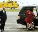 Le 1er avril 2011, le prince William recevait sa grand-mère la reine Elizabeth II et son époux le prince Philip sur la base de la RAF Valley, à Anglesey, pour leur faire découvrir son travail de pilote de sauvetage.