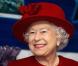 Le 1er avril 2011, le prince William recevait sa grand-mère la reine  Elizabeth II, avec le prince consort Philip, sur la base d'Anglesey, pour leur faire découvrir son travail de pilote de  sauvetage. Mamy Liz, coquette, était très fière ! 