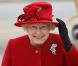 Le 1er avril 2011, le prince William recevait sa grand-mère la reine  Elizabeth II, avec le prince consort Philip, sur la base d'Anglesey, pour leur faire découvrir son travail de pilote de  sauvetage. Mamy Liz, coquette, était très fière ! 