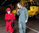 Le 1er avril 2011, le prince William recevait sa grand-mère la reine  Elizabeth II, avec le prince consort Philip, sur la base d'Anglesey, pour leur faire découvrir son travail de pilote de  sauvetage. Mamy Liz, coquette, était très fière ! 