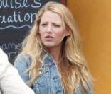 Blake Lively sur le tournage d'un nouveau film à Santa Monica à Los Angeles le 24 mars 2011