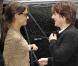 Katie Holmes et Tom Cruise en balade amoureuse. Elle exhibe un sac de sa création le 12 avril 2011 à New York