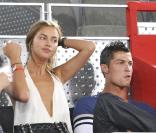 Cristiano Ronaldo, ici avec sa compagne Irina Shayk, revient sur sa nouvelle condition de père