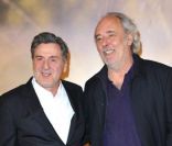 Daniel Auteuil et Maxime Le Forestier lors de l'avant-première de La Fille du puisatier à Paris le 14 avril 2011