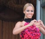 Beyoncé sur un balcon du Ritz, à Paris, le 22 avril 2011