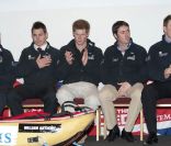 Le prince Harry retrouvait, le 26 avril 2011 à Londres, ses compagnons d'expédition du mois de mars, qu'il avait rejoints sur leur parcours en Arctique pour la Fondation Walking with the Wounded dont il est le parrain.