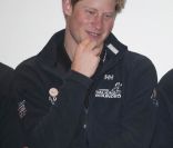 Le prince Harry retrouvait, le 26 avril 2011 à Londres, ses compagnons d\'expédition du mois de mars, qu\'il avait rejoints sur leur parcours en Arctique pour la Fondation Walking with the Wounded dont il est le parrain.