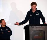 Le prince Harry retrouvait, le 26 avril 2011 à Londres, ses compagnons d\'expédition du mois de mars, qu\'il avait rejoints sur leur parcours en Arctique pour la Fondation Walking with the Wounded dont il est le parrain.