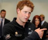 Le prince Harry retrouvait, le 26 avril 2011 à Londres, ses compagnons d\'expédition du mois de mars, qu\'il avait rejoints sur leur parcours en Arctique pour la Fondation Walking with the Wounded dont il est le parrain.