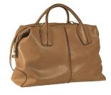 Le D-Bag de Tod's en cuir naturel. Le préféré d'Anne Hathaway, Caroline de Hanovre... 
