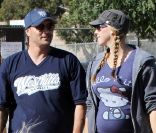 Kevin Federline et sa fiancée Victoria Prince, enceinte, assistent au match de baseball de Sean Preston, samedi 30 avril à Los Angeles.
