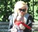 Gwen Stefani et Gavin Rossdale sont avec leurs deux enfants Zuma et Kingston à Londres. Ils pouponnent le bébé d'une amie. 3 mai 2011