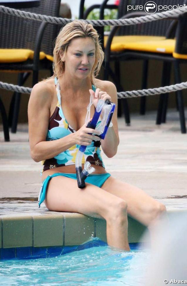 Heather Locklear en bikini : pas mal, la quadra !
