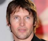 <p>James Blunt aux Brit Awards en février 2011</p>
